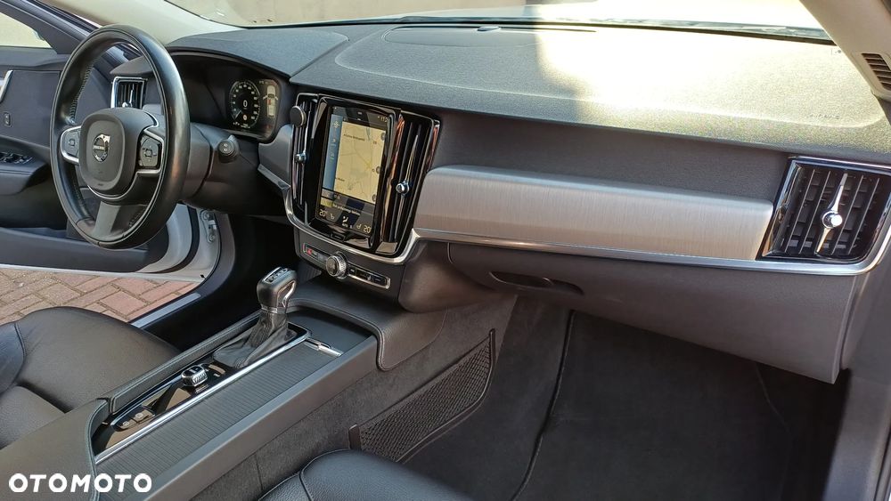 Volvo V90 D4 Geartronic Kinetic - 35