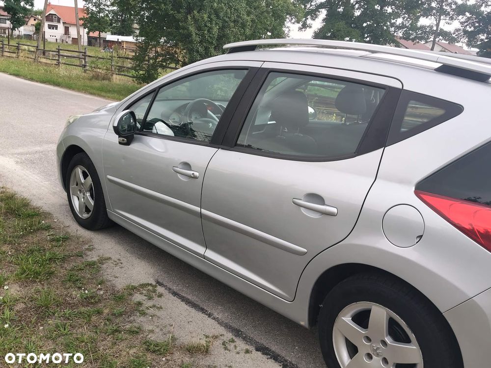 Peugeot 207 - 10