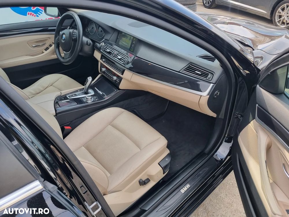 BMW Seria 5 520d Aut. Luxury Line - 12