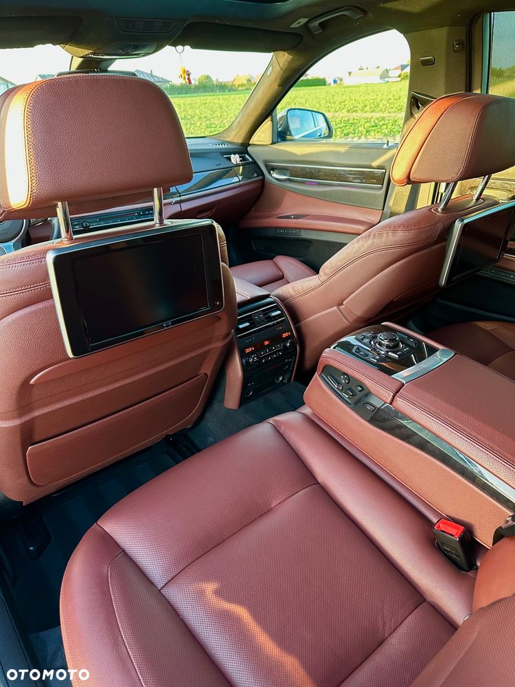 BMW Seria 7 750i xDrive Edition Exclusive - 25