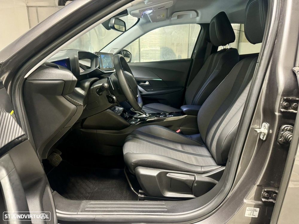 Peugeot 2008 1.2 PureTech Allure Pack EAT8 - 18