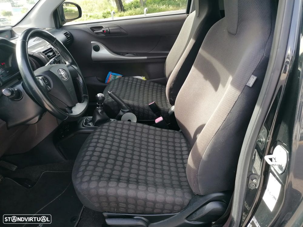 Toyota iQ 1.0 VVT-i Essential+AC - 8