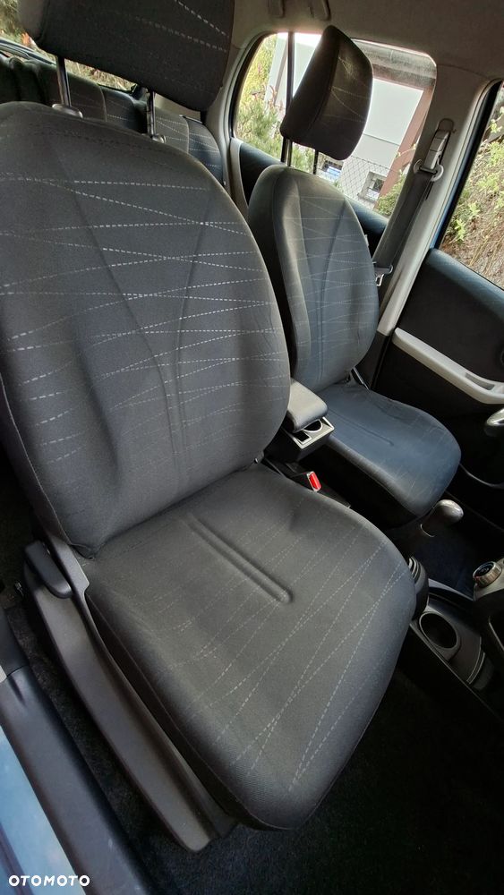 Toyota Yaris 1.3 VVT-i Sol - 17
