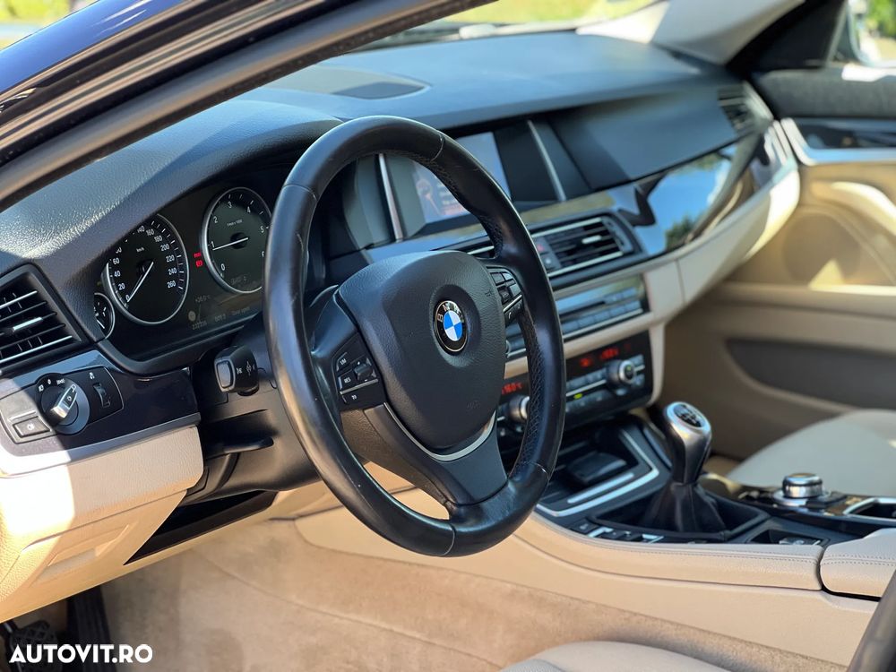 BMW Seria 5 525d Touring - 9