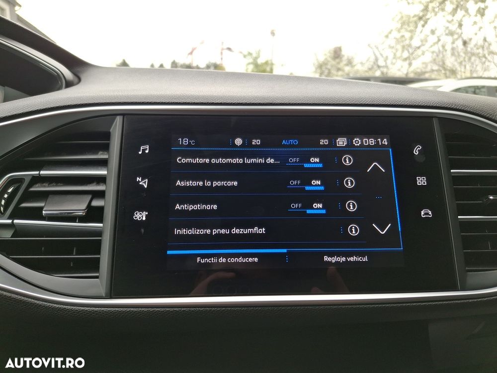 Peugeot 308 1.2 L PureTech Turbo Allure - 15