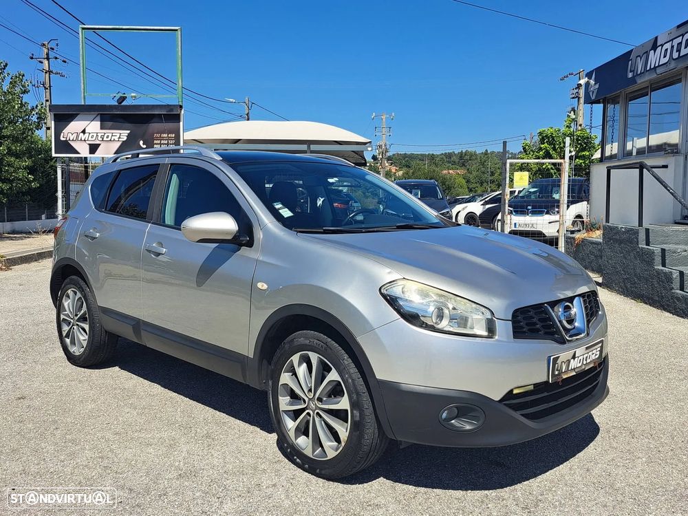 Nissan Qashqai 2.0 dCi 4 x 4 DPF Aut tekna - 2