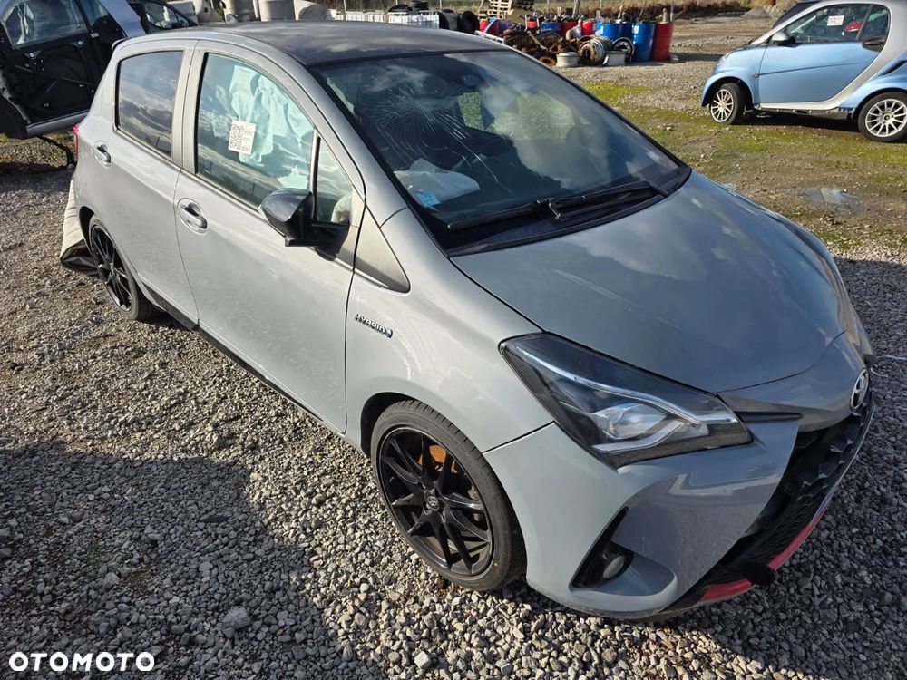 Toyota Yaris Hybrid 1.5 VVT-i GR Sport - 2