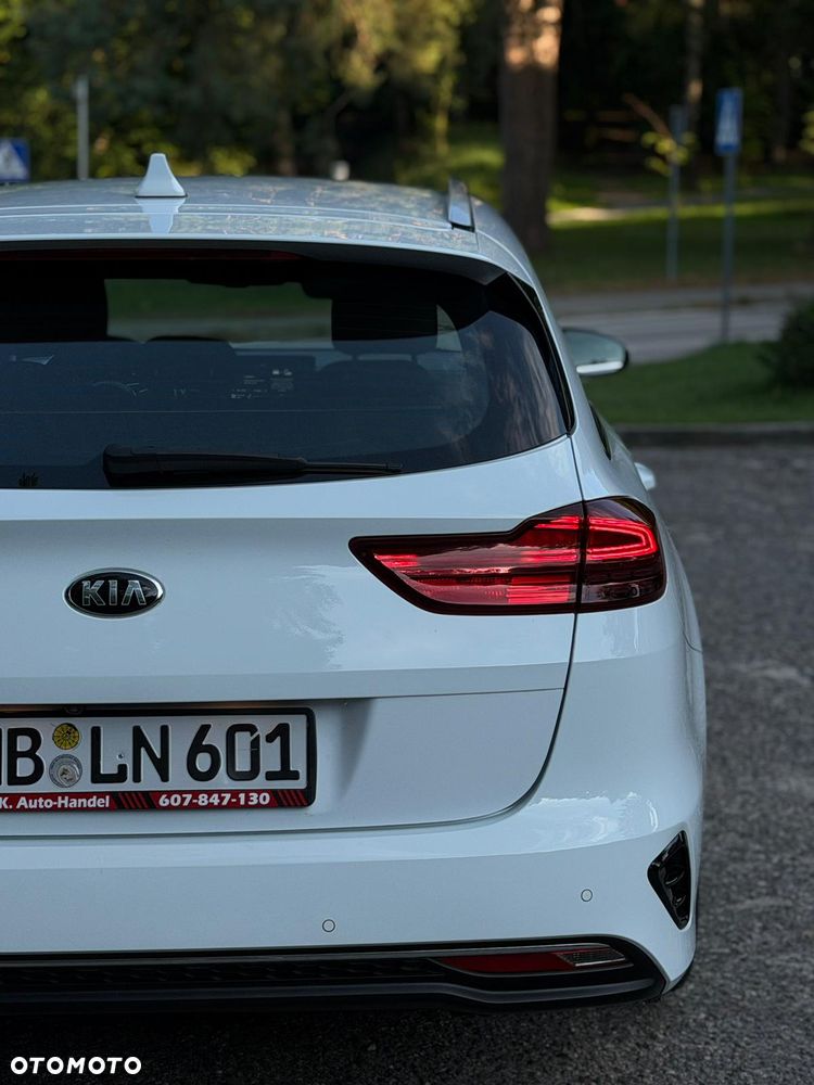 Kia Ceed - 10