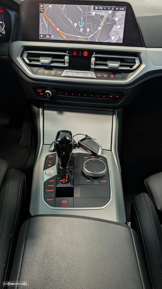 BMW 320 e Touring Corporate Edition Auto - 19