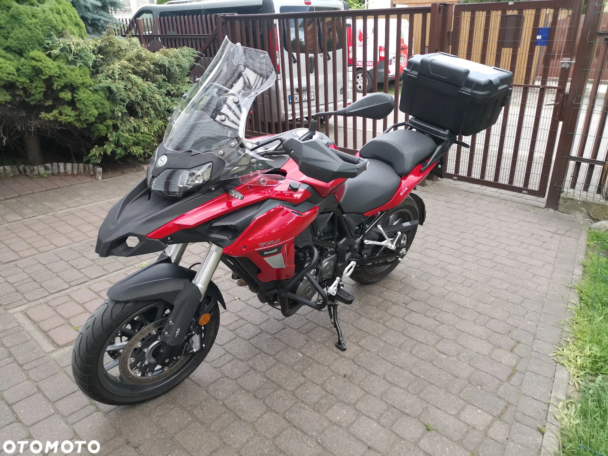 Benelli TRK 502 - 4