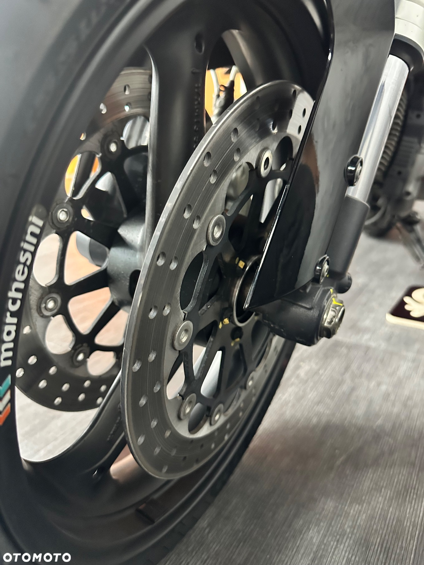 Ducati Monster - 16