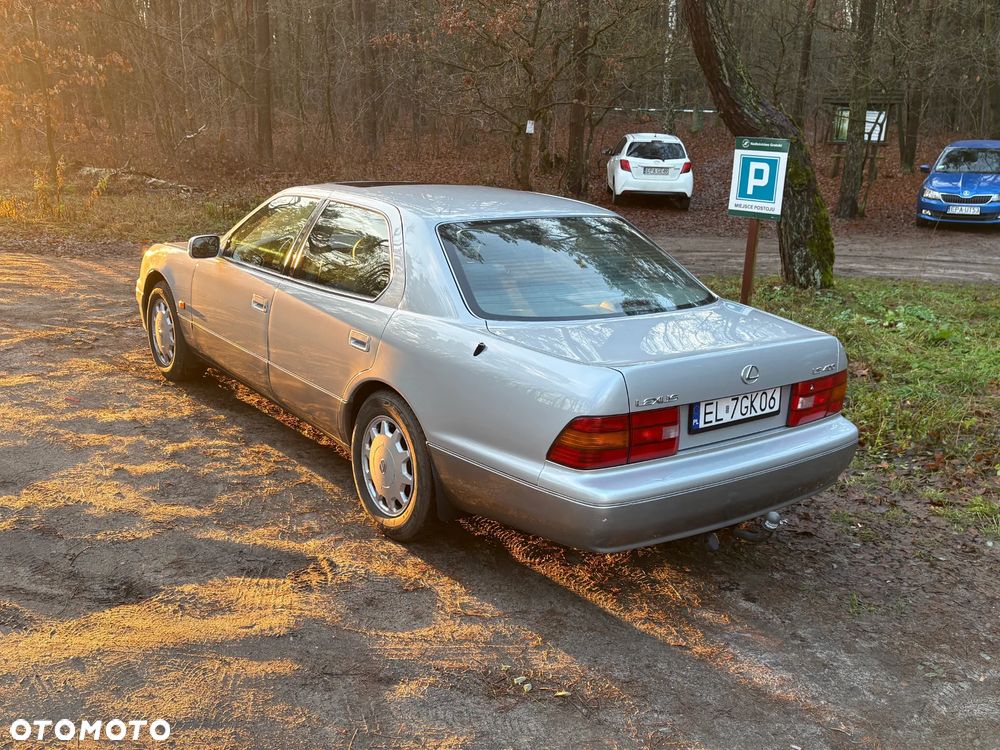 Lexus LS - 1