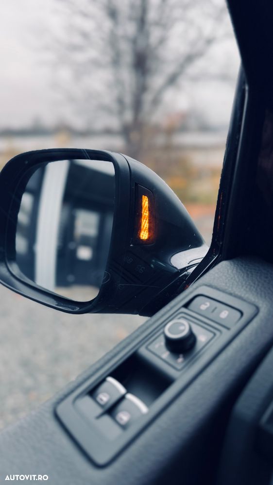 Volkswagen Multivan - 31