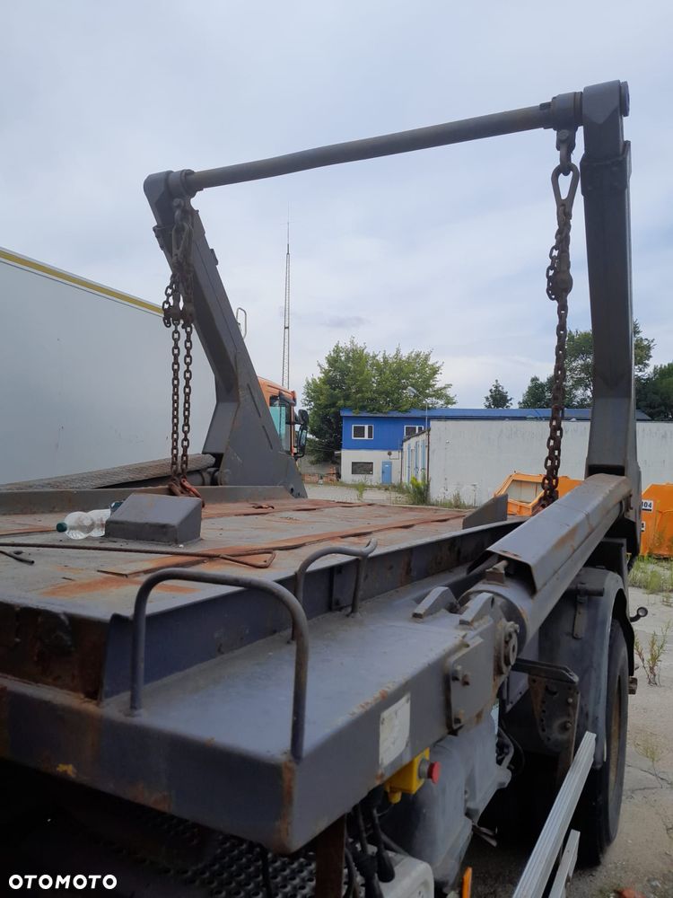 Mercedes-Benz AXOR-828-K - 3