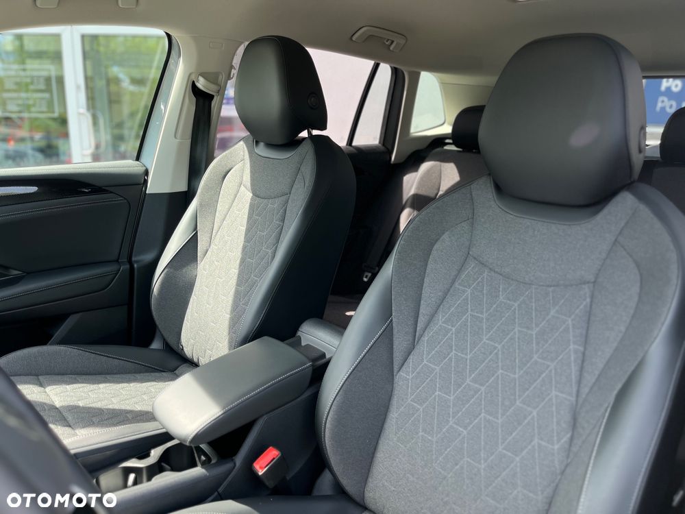 Volkswagen Tiguan - 11