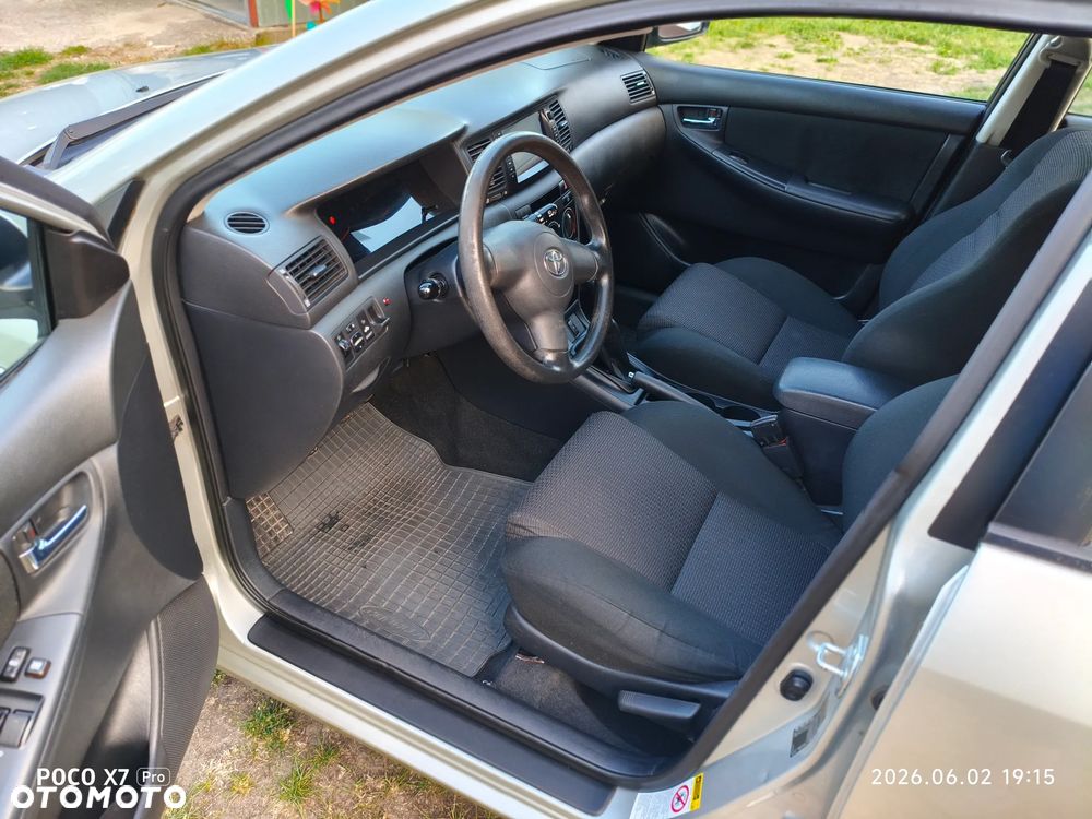 Toyota Corolla - 25