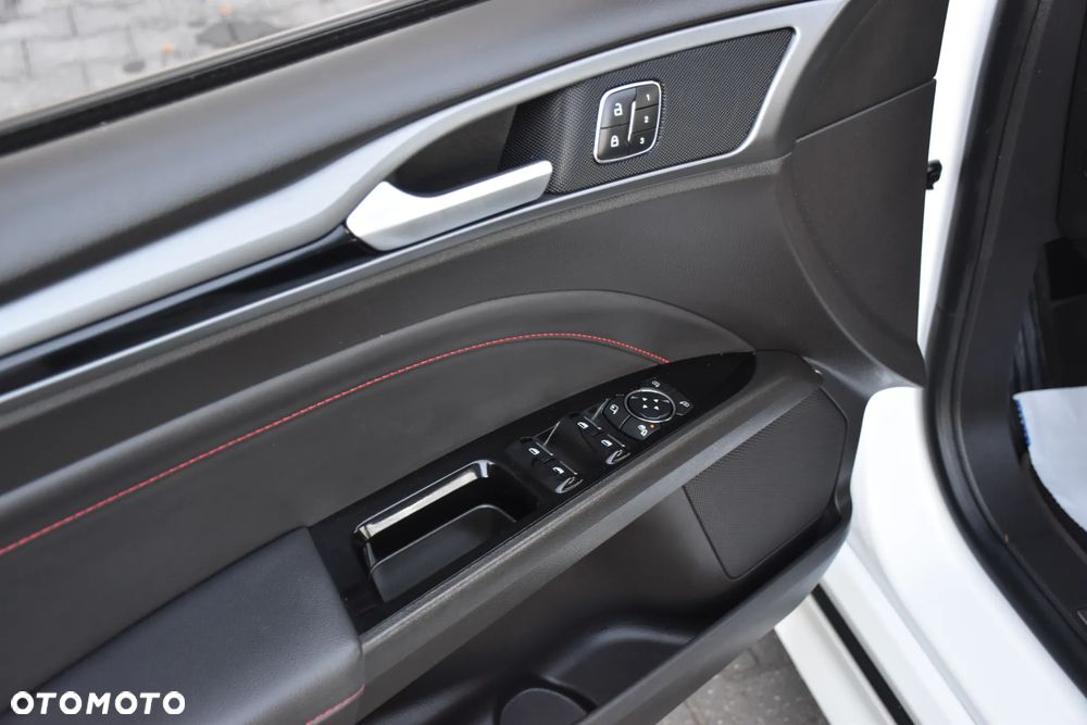 Ford Mondeo 1.5 EcoBoost ST-Line X - 23