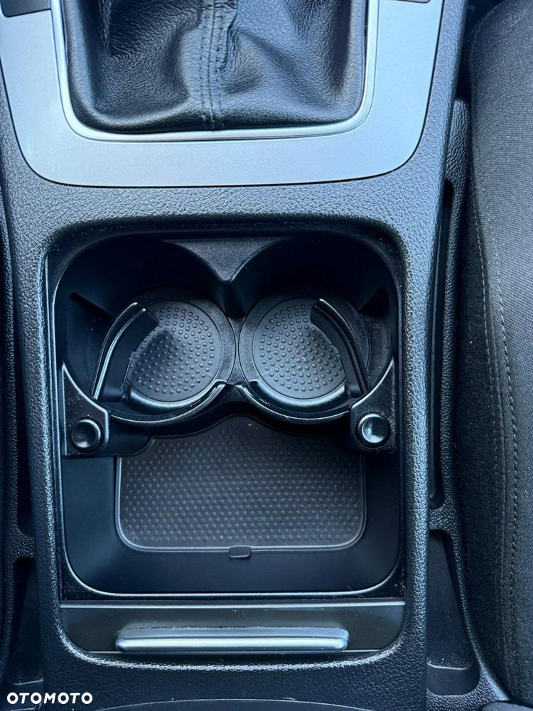 Volkswagen Passat - 18