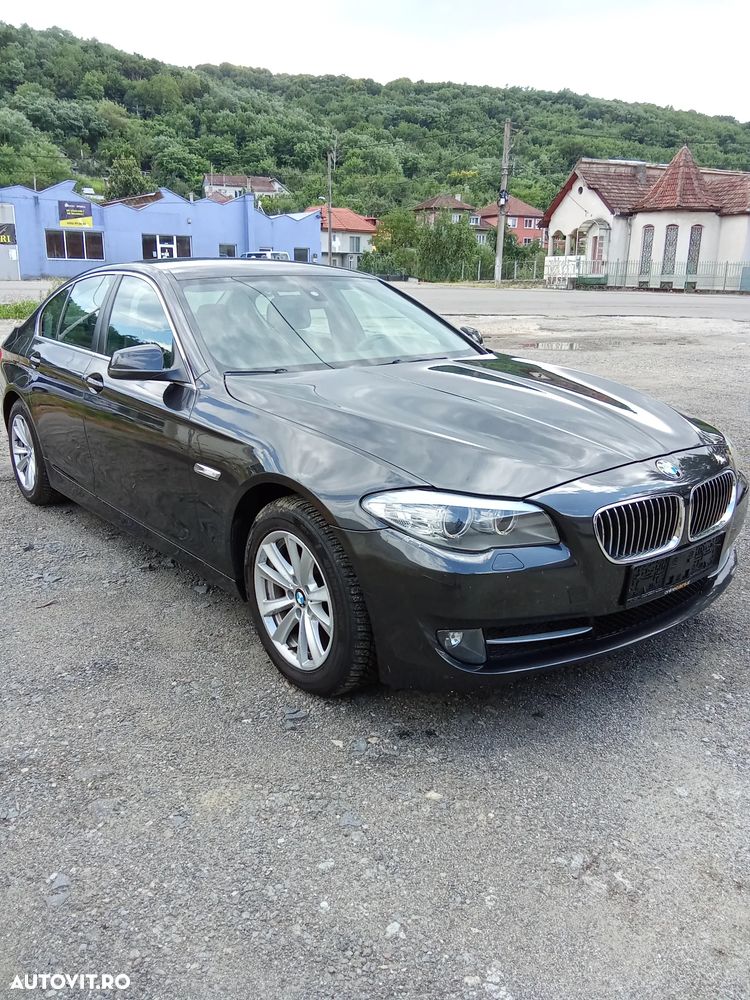 BMW Seria 5 520d Luxury Line - 2