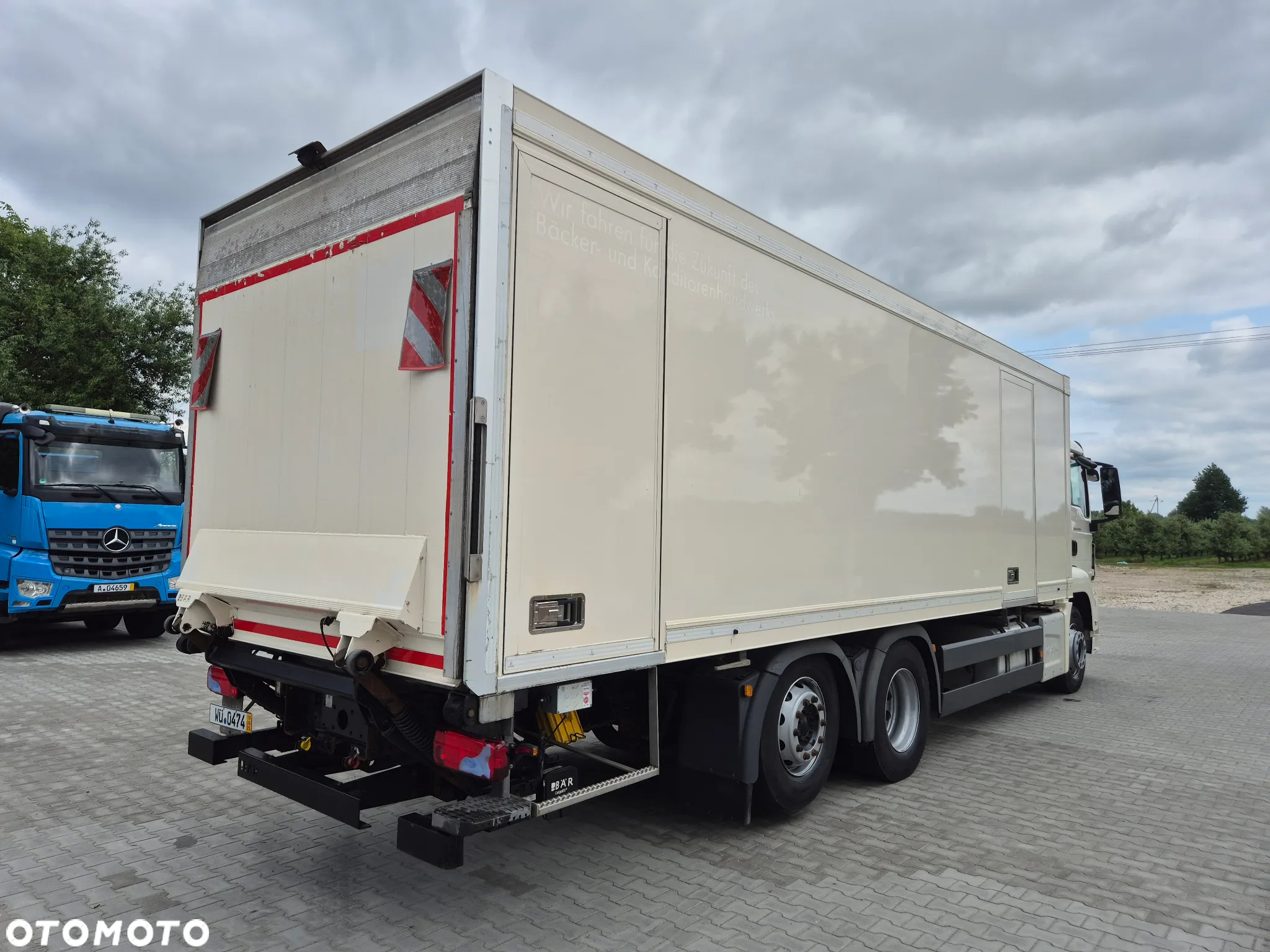MAN MAN TGS 26.360 6X2 chłodnia 8m + Carrier Supra 1250 - 6