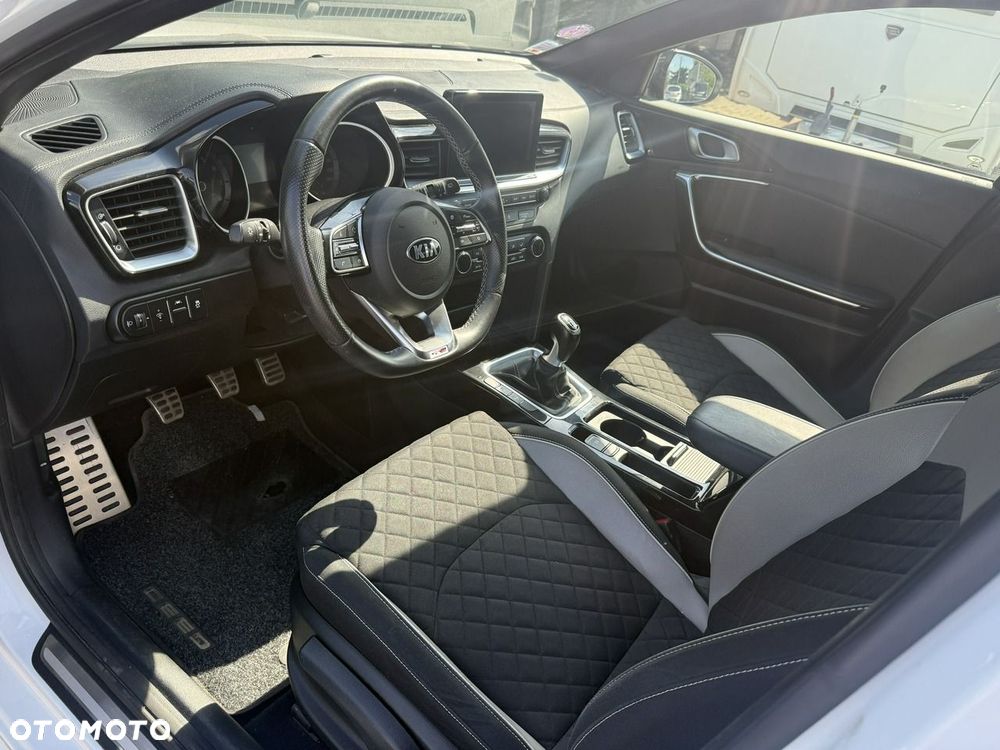 Kia Ceed - 7