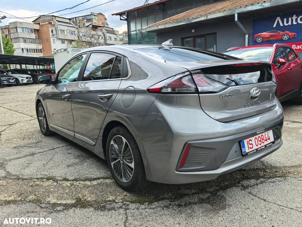 Hyundai IONIQ 1.6 GDI Premium - 4