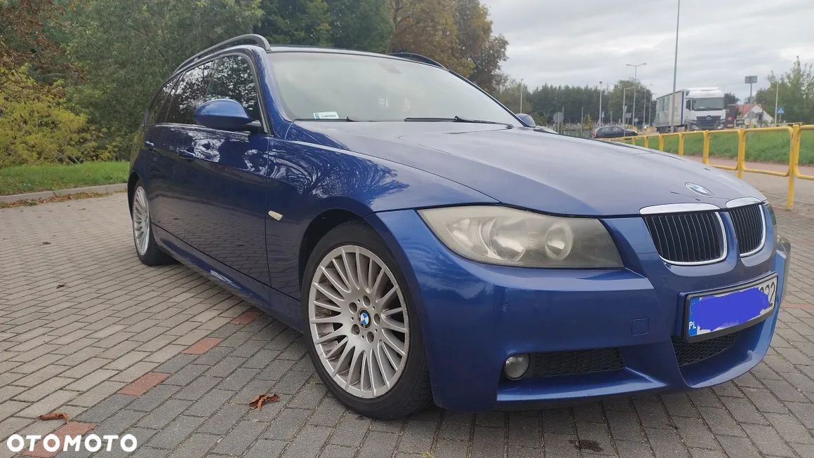 BMW Seria 3 318i Touring - 1