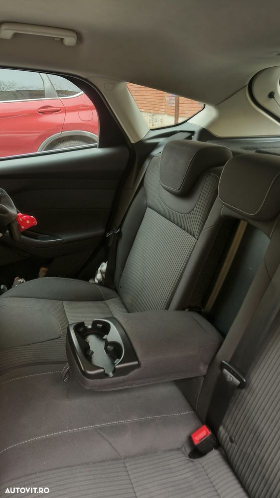 Ford Focus 1.6 TDCI DPF Titanium - 6