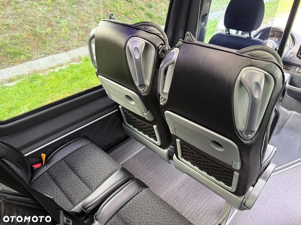 Mercedes-Benz Sprinter 519 - 23