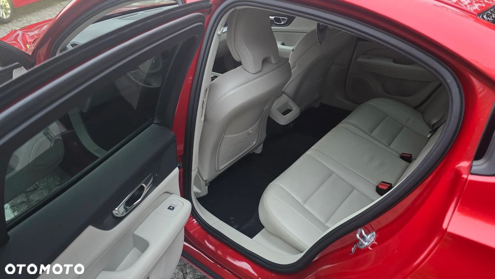 Volvo S60 T5 Momentum Pro - 9