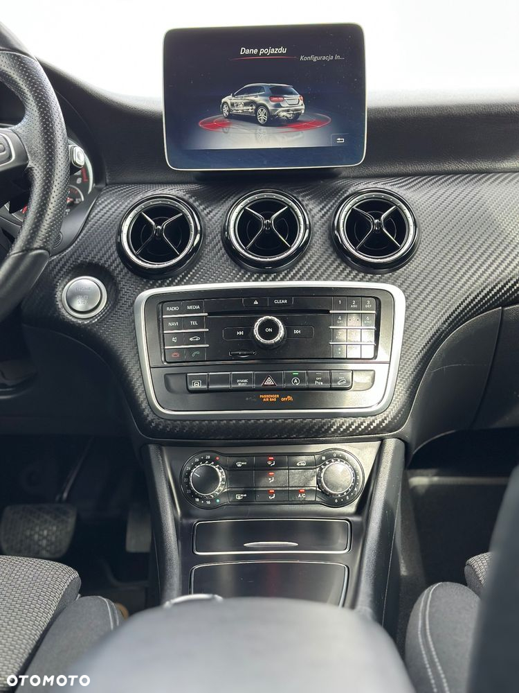 Mercedes-Benz GLA 220 d 4-Matic Style - 36