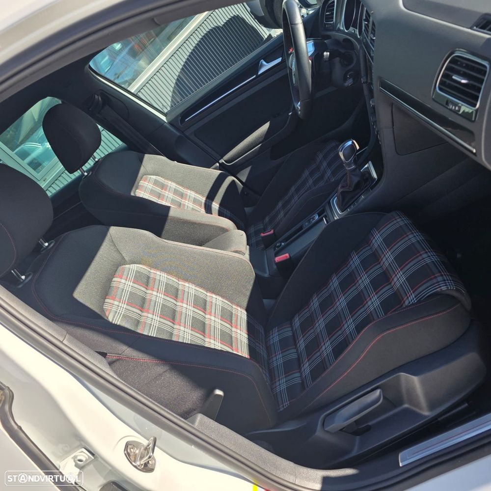 VW Golf 2.0 TSi GTi DSG - 30