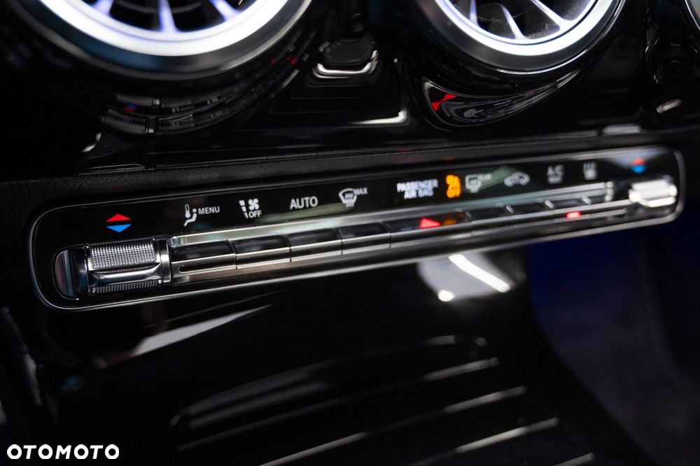 Mercedes-Benz CLA 250 e PHEV AMG Line 8G-DCT - 25