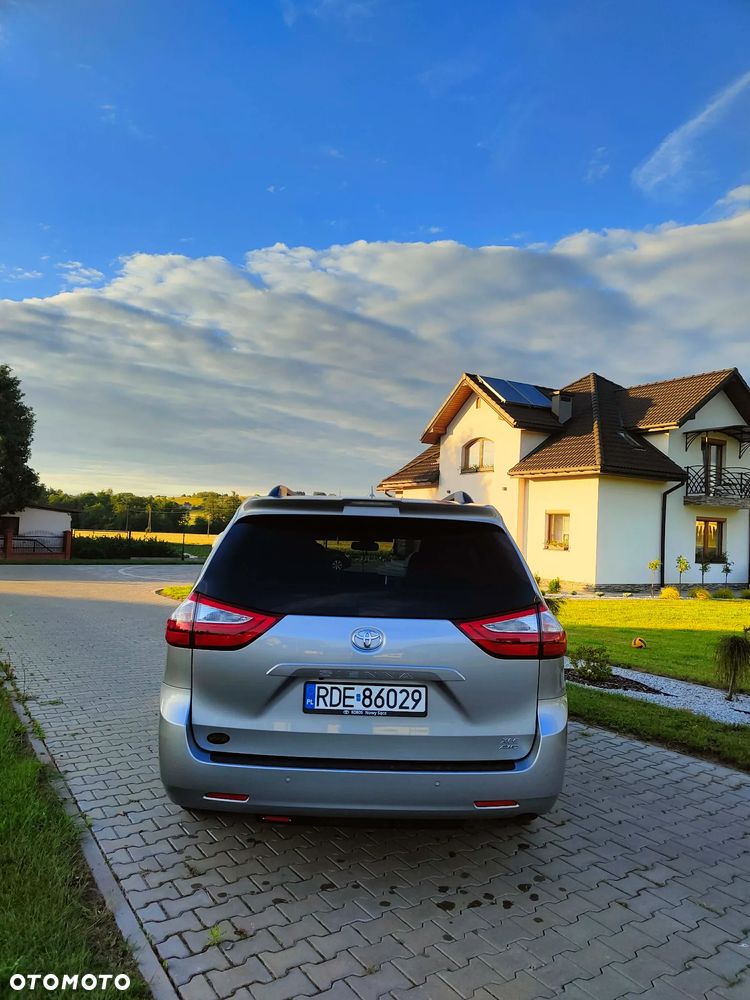 Toyota Sienna 3.5 V6 SE - 4