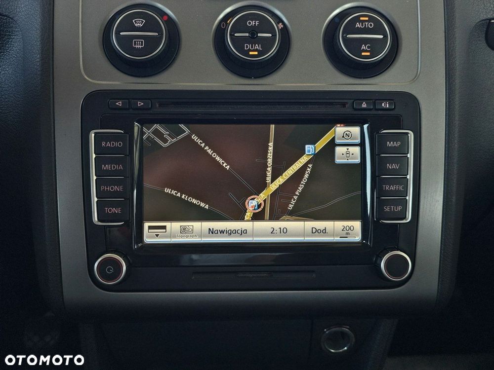 Volkswagen Touran - 17