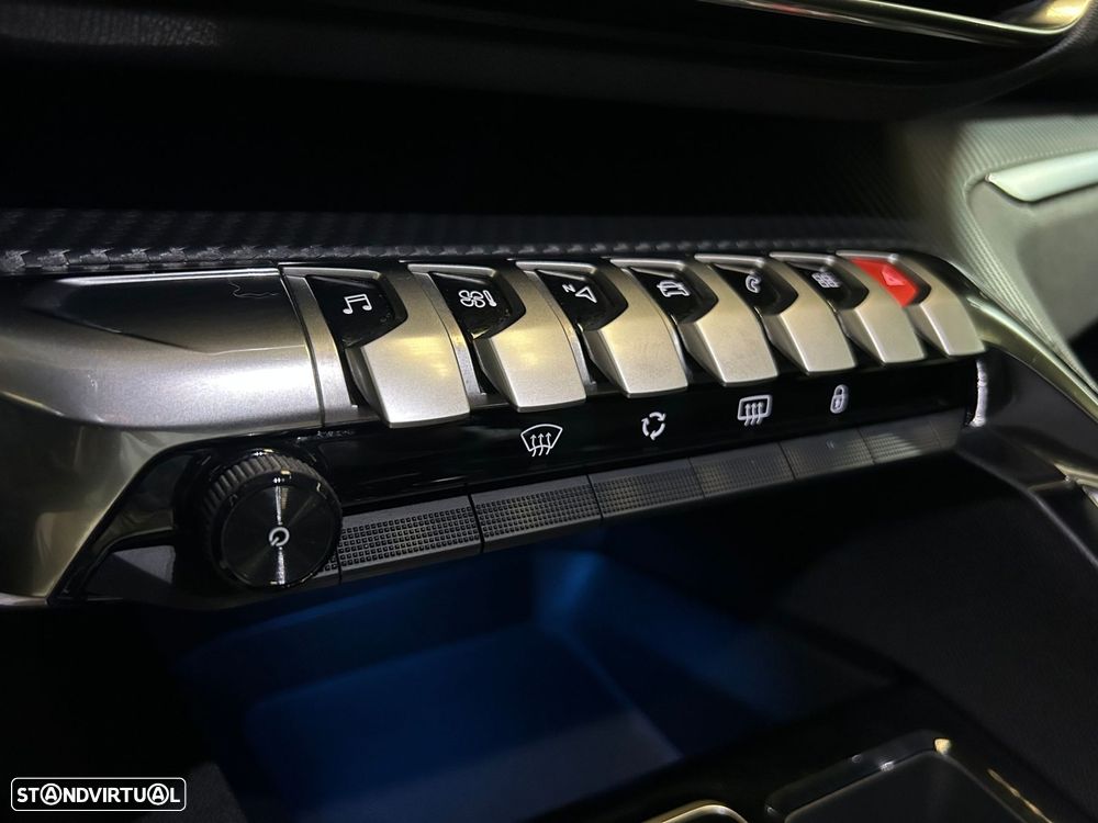 Peugeot 5008 1.5 BlueHDi Allure EAT8 - 31