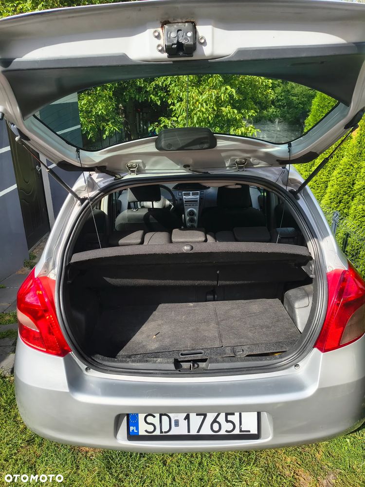 Toyota Yaris 1.0 Luna A/C - 11