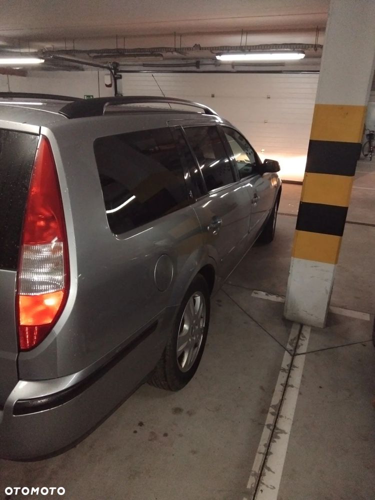 Ford Mondeo 2.0 Ghia - 7