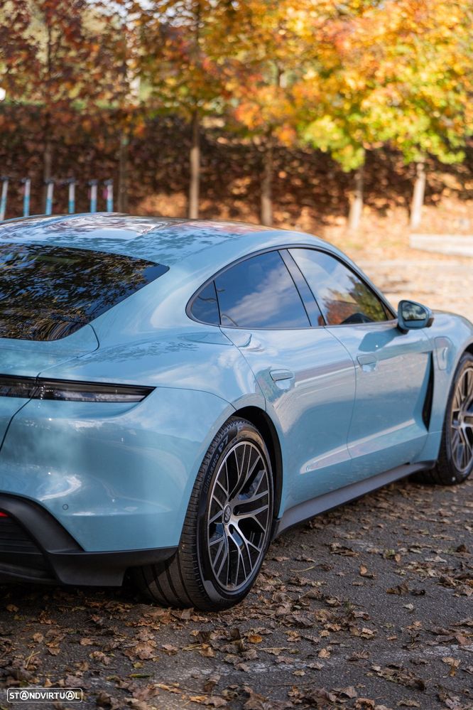 Porsche Taycan - 14