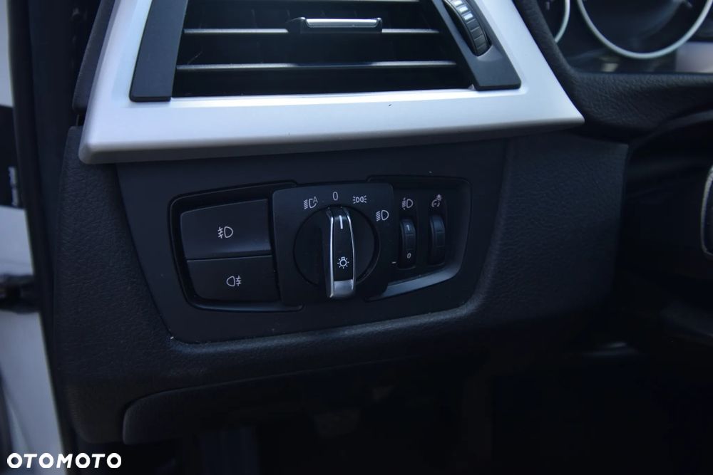 BMW Seria 3 318d - 23