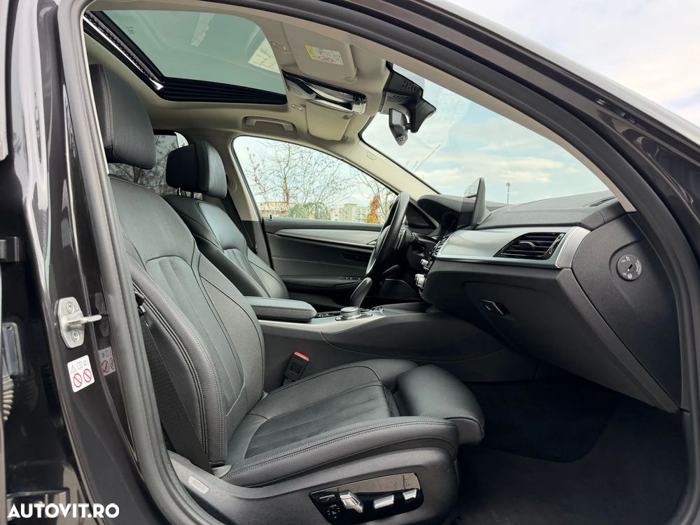 BMW Seria 5 530d xDrive AT MHEV - 11