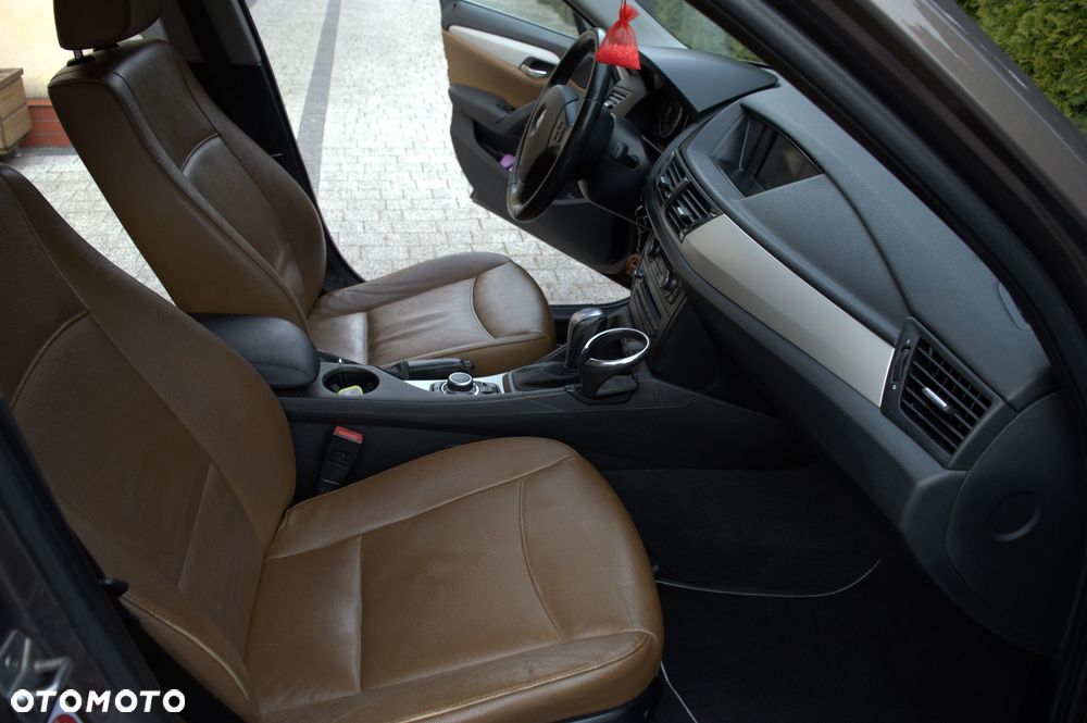 BMW X1 sDrive18d - 13