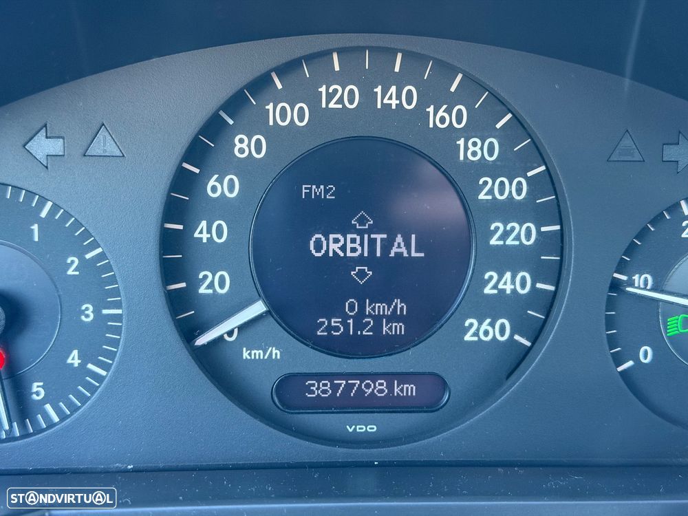 Mercedes-Benz E 220 CDI Classic - 9