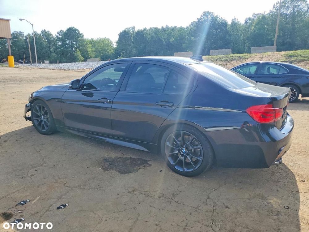 BMW Seria 3 330i M Sport - 5