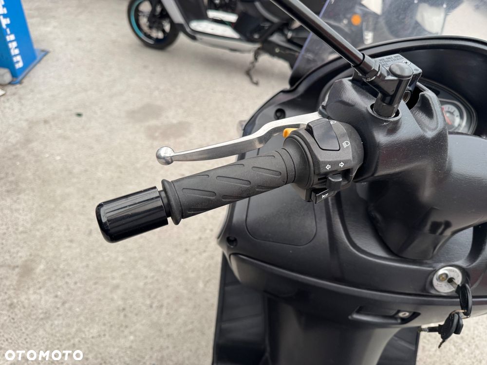 Suzuki Burgman - 21