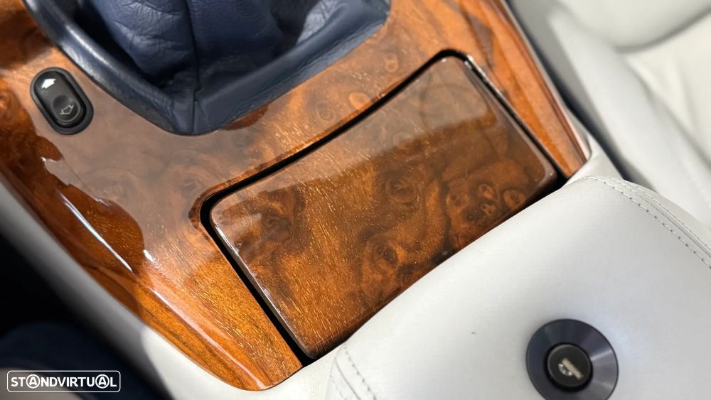 Aston Martin DB7 Vantage Coupé V12 - 25