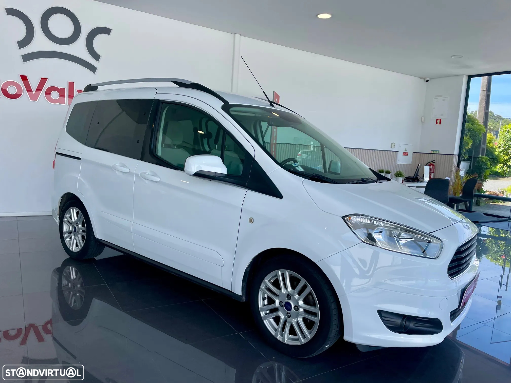 Ford Tourneo Courier 1.0 EcoBoost Titanium - 3