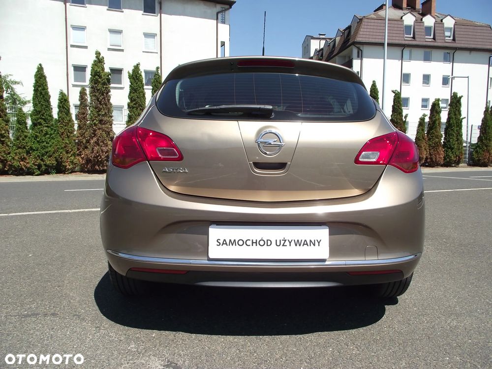 Opel Astra 1.6 Cosmo EU6 - 9