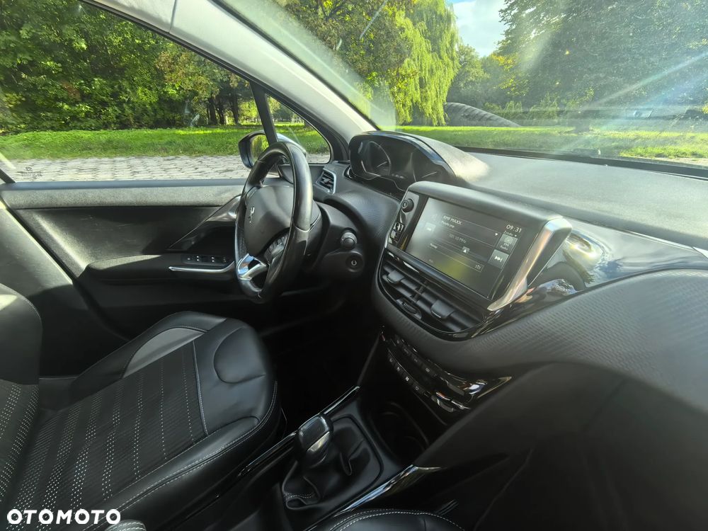 Peugeot 2008 82 VTI Allure - 23