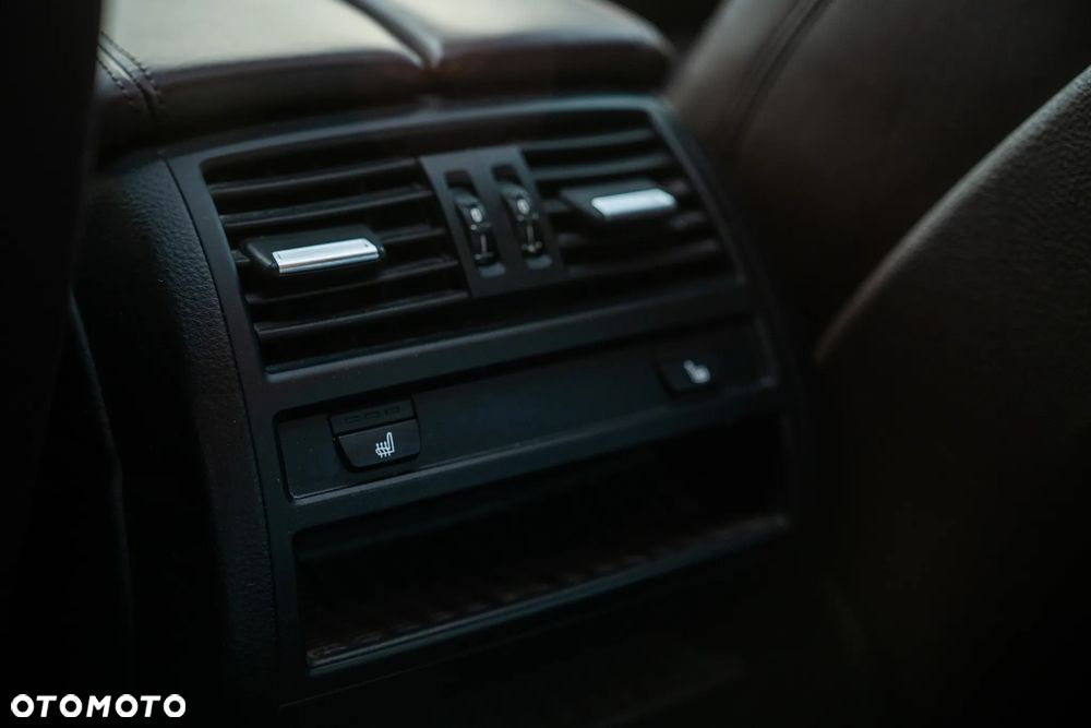 BMW Seria 5 535i xDrive - 15